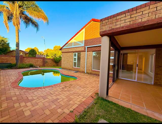 4 BEDROOM TOWNHOUSE FOR SALE IN AVIARY HILL